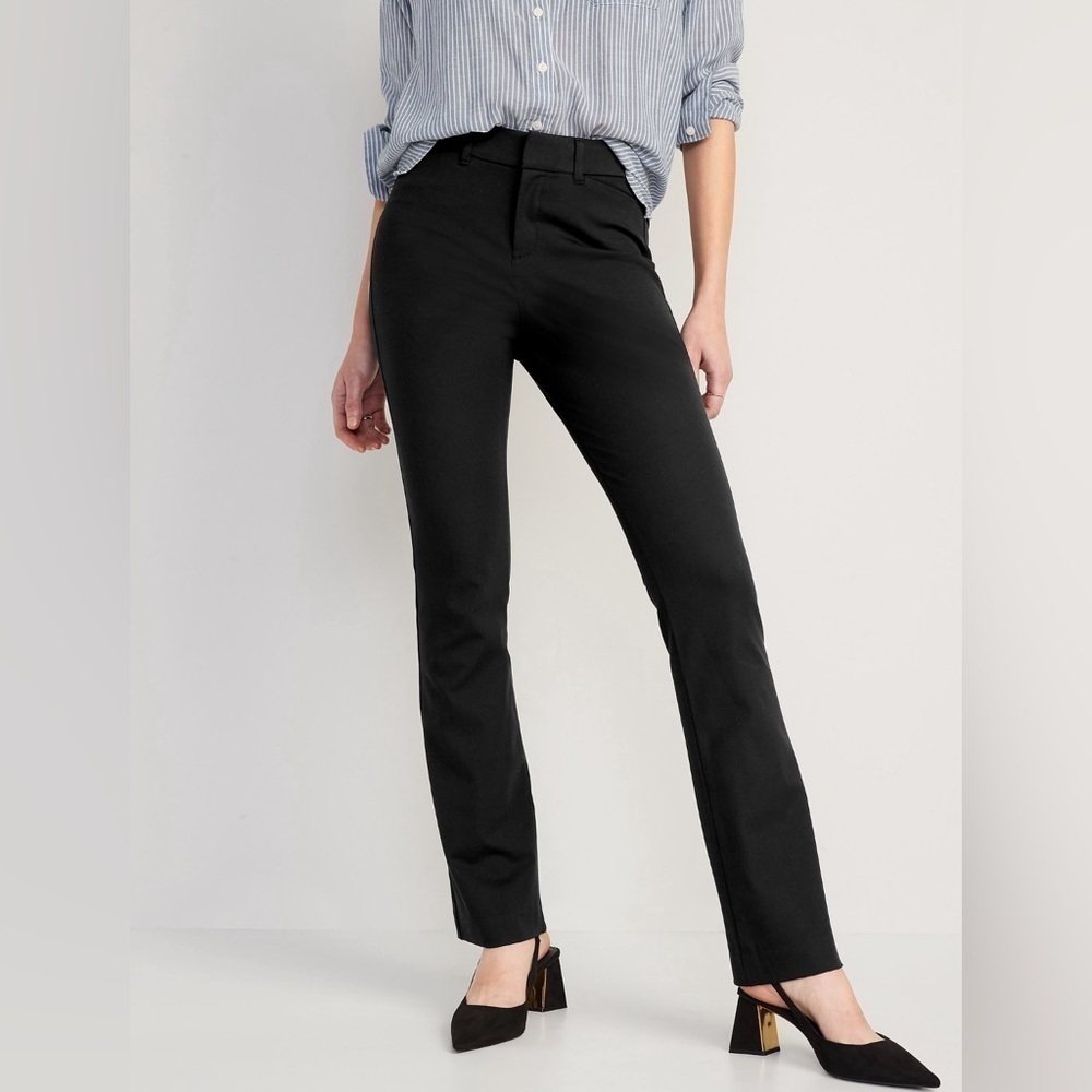 NWT! Black High-Waisted Pixie Flare Pants - Multiple Sizes💙